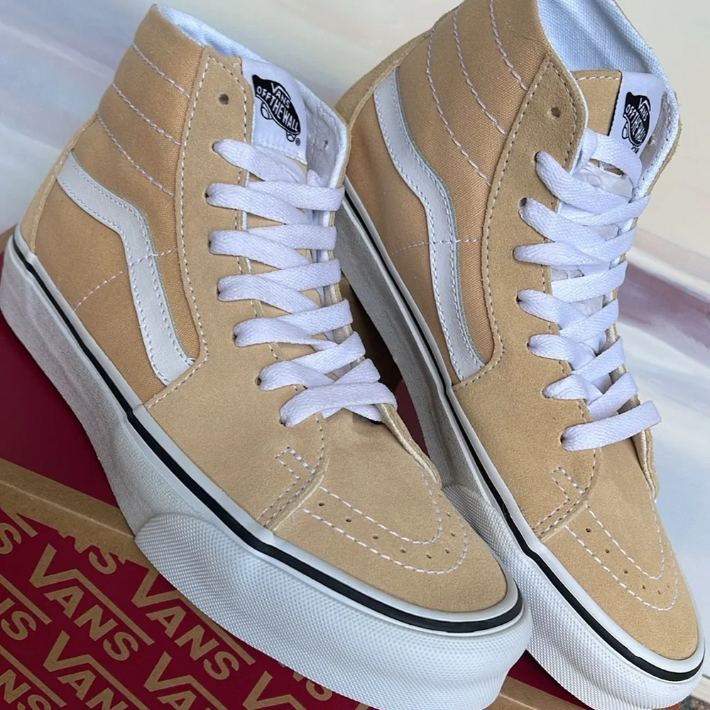 Vans Men’s Sk8-Hi Tapered
Color Theory Honey Peach
VN0A5KRUBLP
Sneakers - Picture 9 of 16